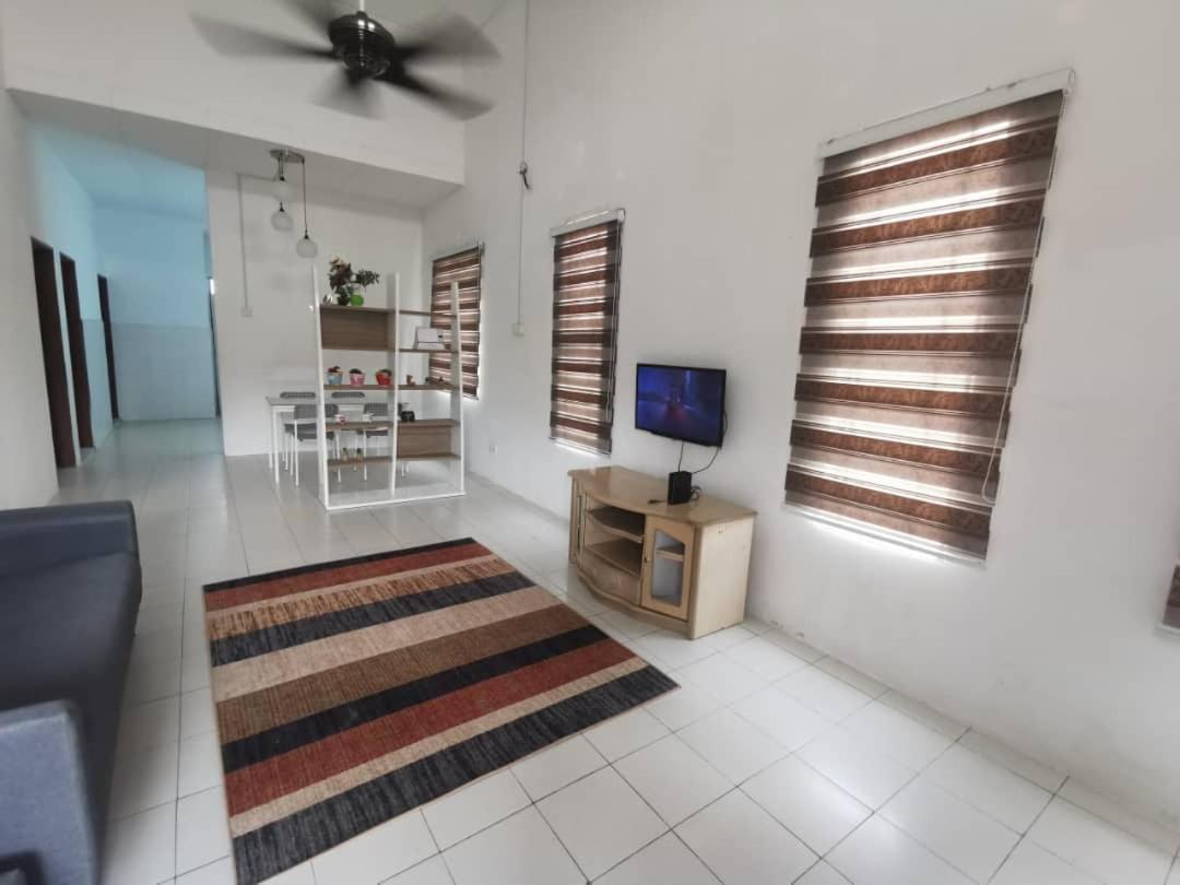 As'Cattleya Homestay Sepang Esterno foto